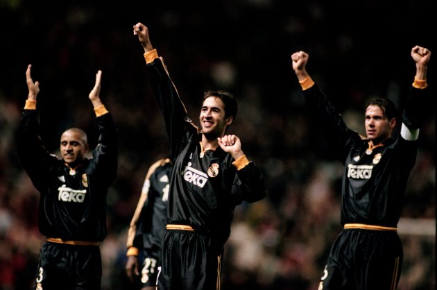 Roberto Carlos, Raúl e Redondo vibram com a inesquecível vitória em 2000.
