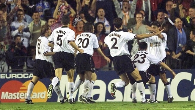 Contra o Barça, o Valencia deu show e goleou os catalães por 4 a 1.