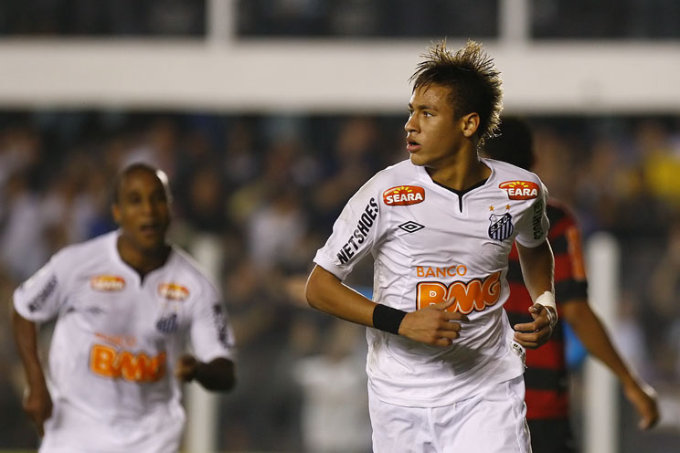 Neymar comemora sua obra prima na Vila.