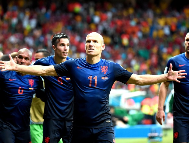 Robben faz cara de malvado: ele queria dar o troco.