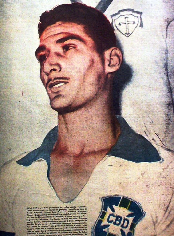 1954 - julinho, do palmeiras com a camisa da cbd