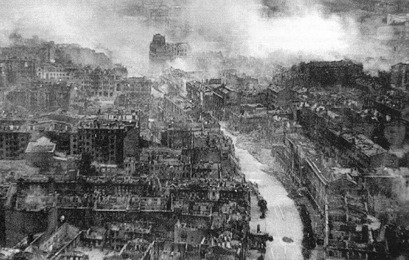 Kiev destruída pela guerra: eram tempos (bem) difíceis aqueles anos 40 na Europa...