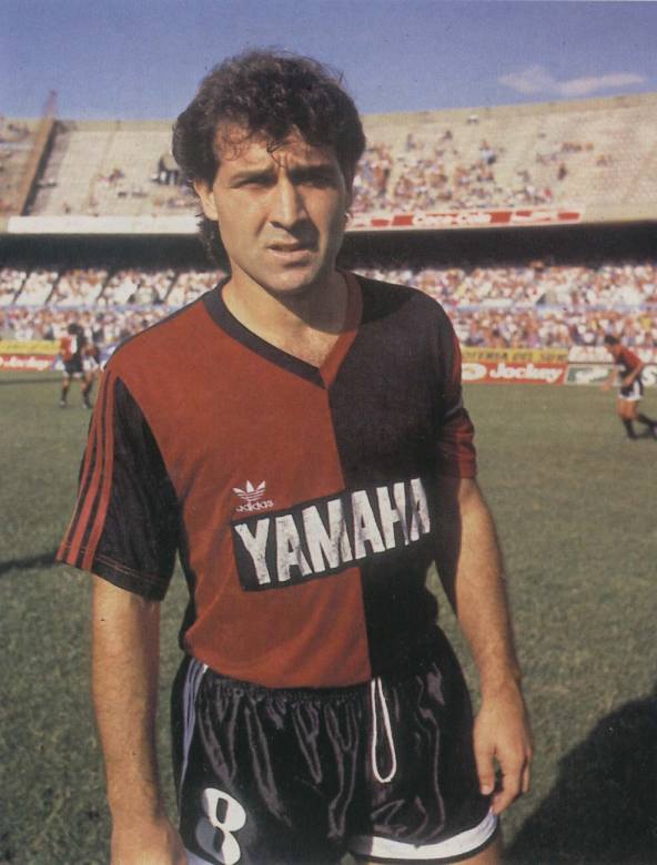 Tatá Martino, patrimônio do Newell´s e recordista em jogos pelo clube.