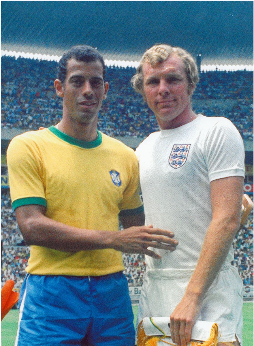 Carlos_alberto_torres_e_bobby_moore_1970