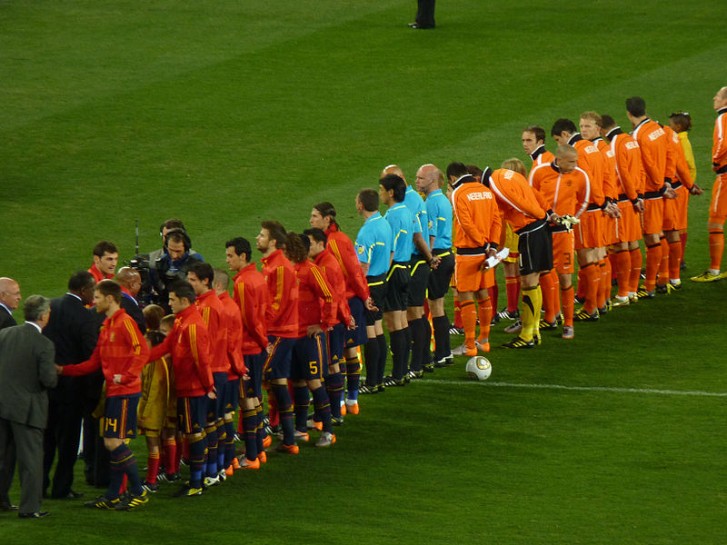 Espanha campeã de 2010 - La Fúria é Roja parte 5, a estreia com derrota no  Mundial