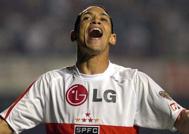 Choro Futebolístico - 😱, Que temporada de um goleiro. . 🏆, Títulos em  2005: Libertadores. Mundial de Clubes. Paulistão. . 🏆