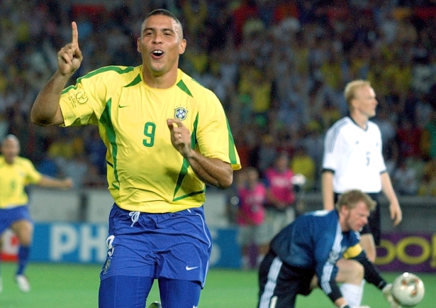 Brasil-2002-Ronaldo-gol-final