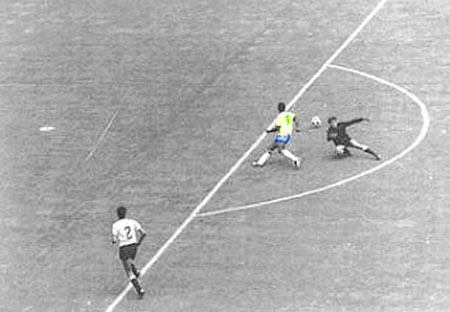 Pelé-1970-Uruguai-Copa-do-Mundo-México