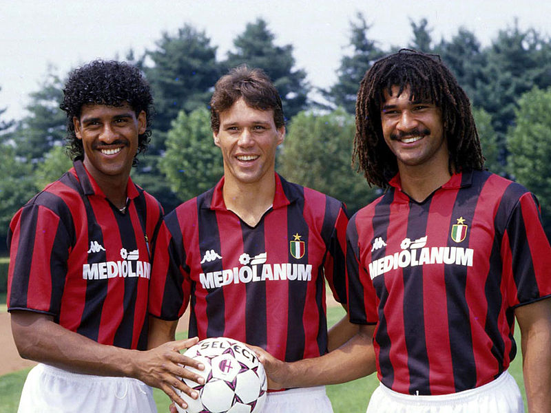 Rijkaard - van Basten - Gullit: simplesmente incríveis com a camisa do Milan.