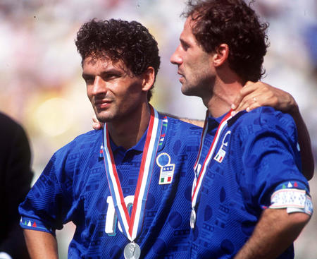 Baggio e Baresi: dois imortais que jogaram a Copa no sacrifício.