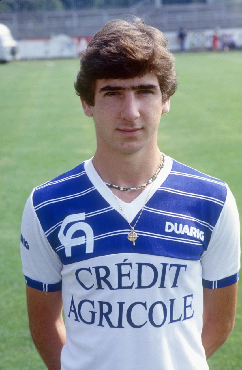Eric-Cantona-aos-17