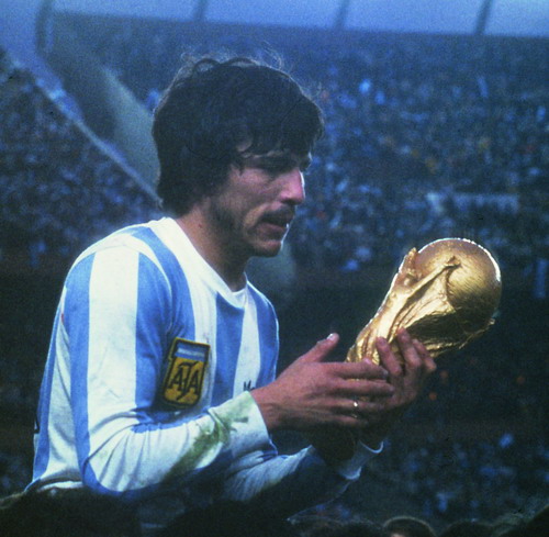 Passarella parece não acreditar: a Argentina era campeã do mundo.