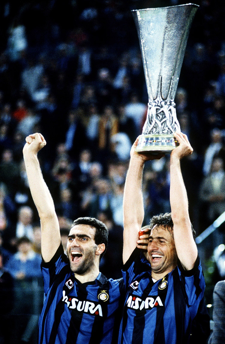 Bergomi e Ferri celebram a inédita conquista.