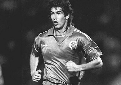 O zagueiro Andrés Escobar: mítico com a camisa da Colômbia e do Atlético Nacional.