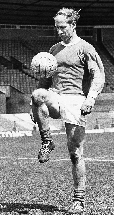 Bobby Charlton, Manchester United 17.5.68 Daily Mail