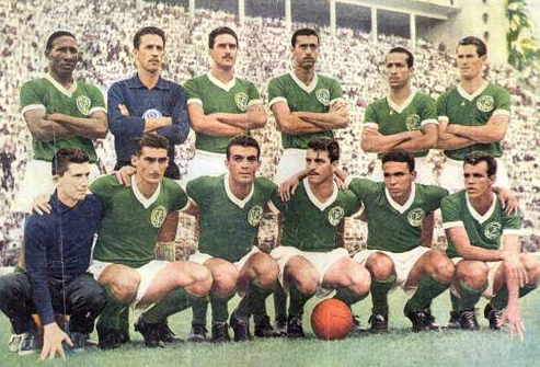 A Academia do Palmeiras dos anos 60 é um dos maiores esquadrões da história do futebol brasileiro.