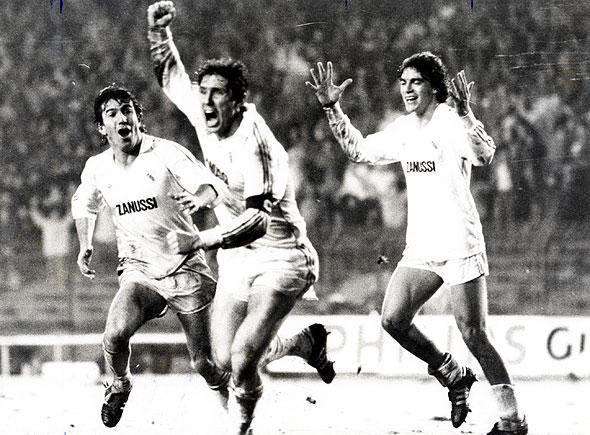 Santillana vibra: o Santiago Bernabéu pulsou como nunca naquelas noites de anos 80.