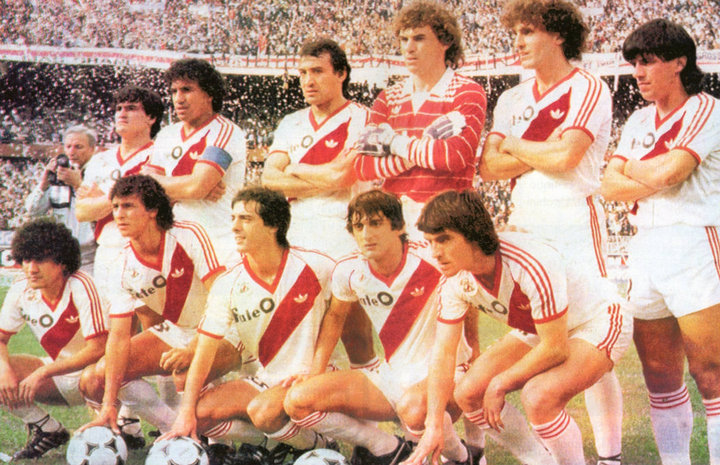 A base do River campeão argentino - Em pé: Gordillo, Gallego, Craiyacich, Pumpido, Ruggeri e Montenegro. Agachados: Amuchástegui, Gorosito, Morresi, Francescoli e Alfaro.