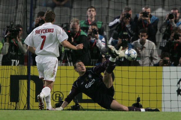 Se em 2003 Shevchenko foi herói, em 2005 ele sepultou as chances do hepta rossonero na Liga.