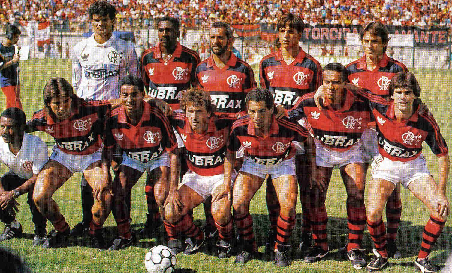 O Flamengo da despedida de Zico, em 1989 - Em pé: Zé Carlos, Josimar, Júnior, Rogério e Leonardo. Agachados: Renato Gaúcho, Bujica, Zico, Zinho, Aílton e Luis Carlos.