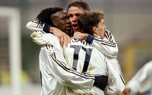 Seedorf, Redondo e Sávio pelo Real Madrid, no final dos anos 90.
