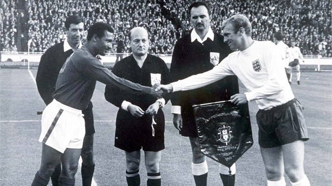 Coluna e Moore, em 1966.