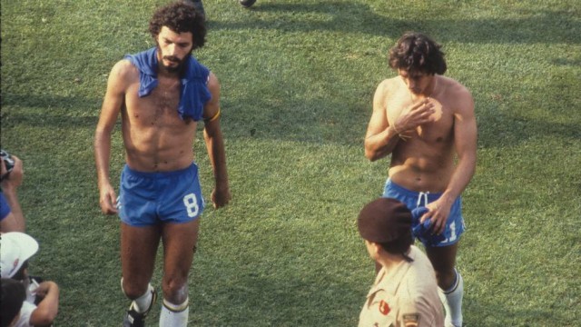 A lamentação de Sócrates e Éder após o apito final.