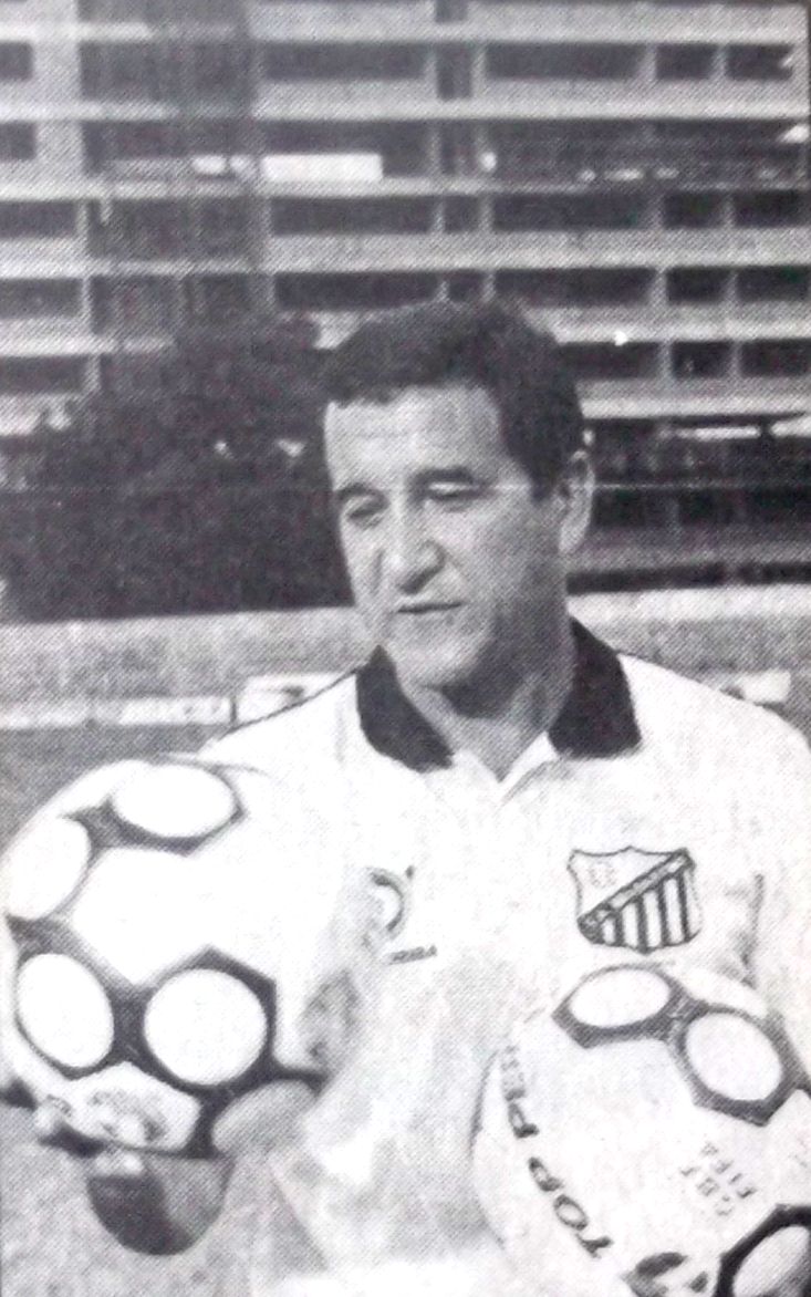 Com a saída de Luxa, Parreira assumiu o comando técnico do Bragantino.