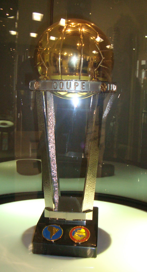 O objeto de desejo do Nacional: a taça do Mundial Interclubes.