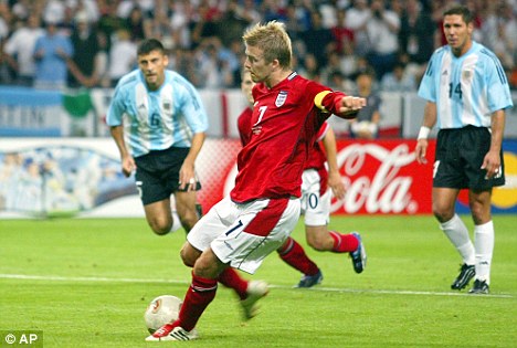 Em 2002, Beckham deu o troco na Argentina e praticamente tirou os sul-americanos da Copa.