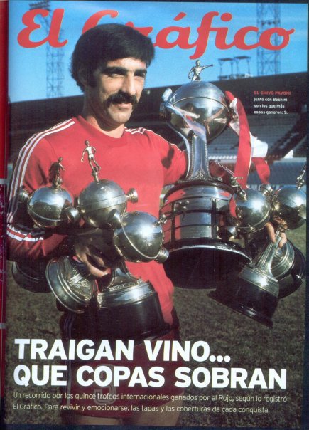 Pavoni, ídolo do Independiente, com algumas Libertadores vencidas pelo rojo.
