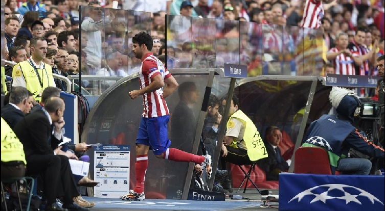 Diego Costa deixou o campo com menos de 10 minutos: perda sentida no ataque do Atlético.