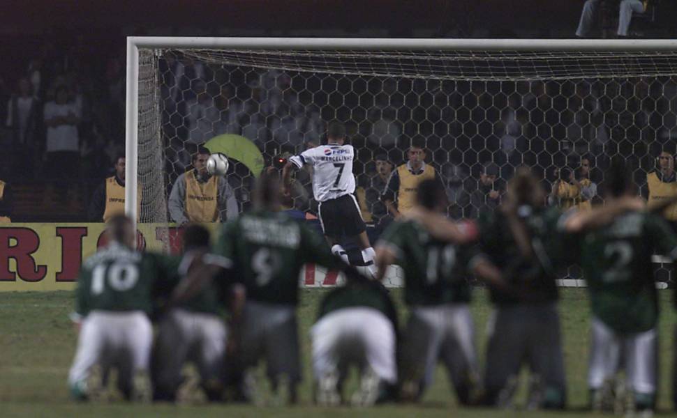 O pênalti de Marcelinho e a glória de Marcos: momento inesquecível para qualquer palmeirense.