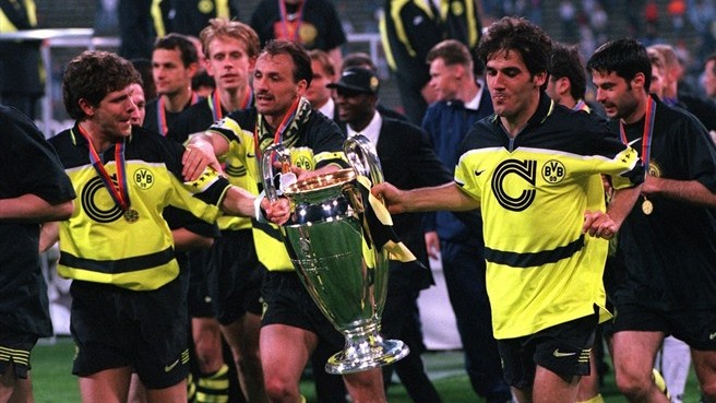 Só nos anos 90 que o Borussia iria voltar a celebrar grandes títulos - como a Liga dos Campeões de 1996-1997.