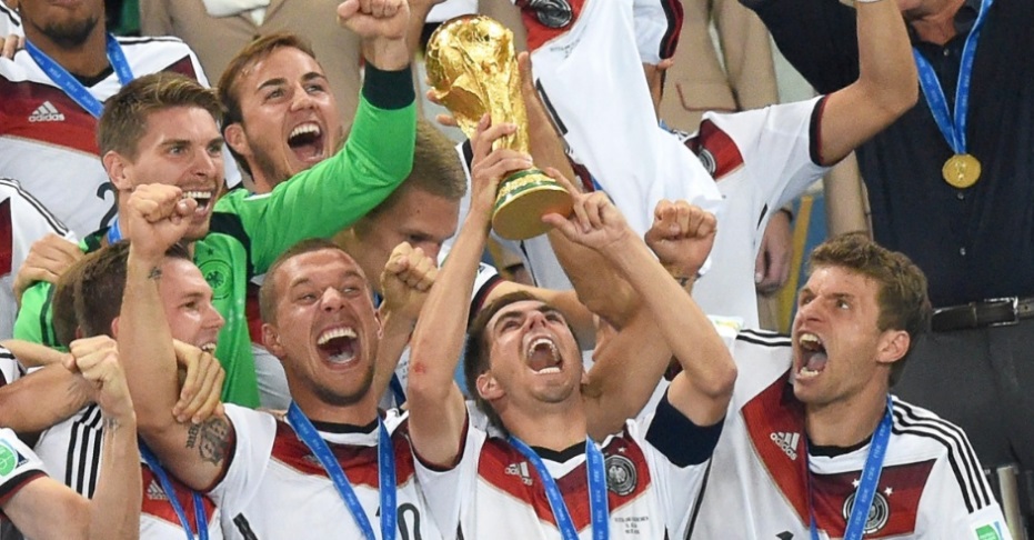 A Alemanha com a Copa: o futebol agradeceu.