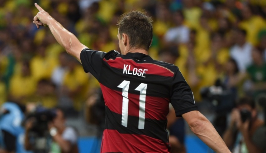 Klose celebra seu gol nº16 em Copas.