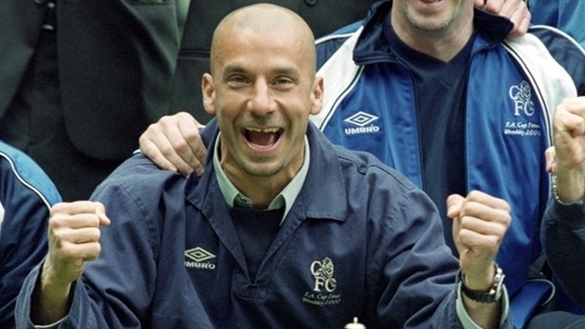Vialli, o novo "professor" do Chelsea após a saída de Gullit.
