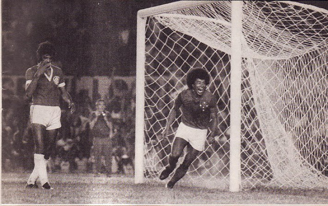 ... E Jairzinho vibra: enfim, a vitória!