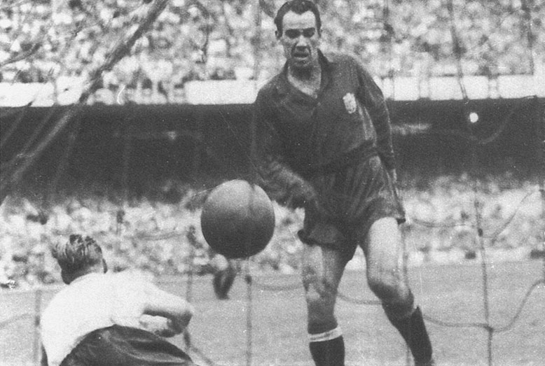 O craque e o gol contra a Inglaterra: momento ímpar na carreira.
