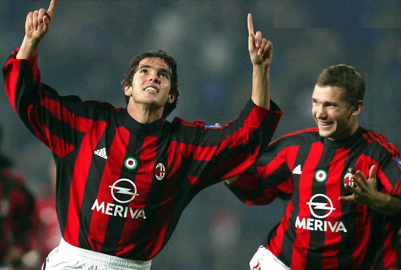 Kaká e Shevchenko, ídolos do Milan e símbolos de uma geração.