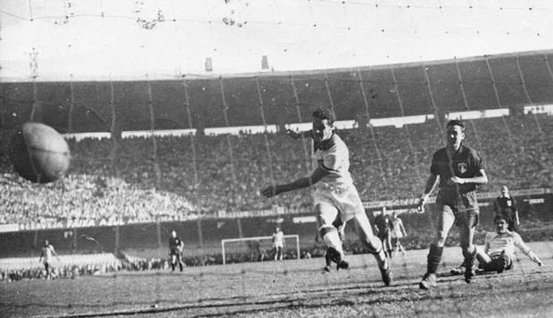 Ademir estufa a rede mexicana: Maracanã viu grandes jogos do craque naquele Mundial.