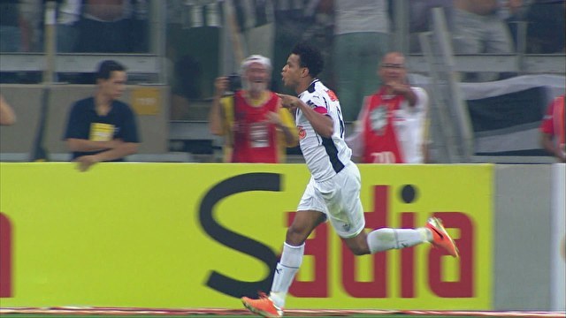 Edcarlos corre para o abraço: Galo classificado!