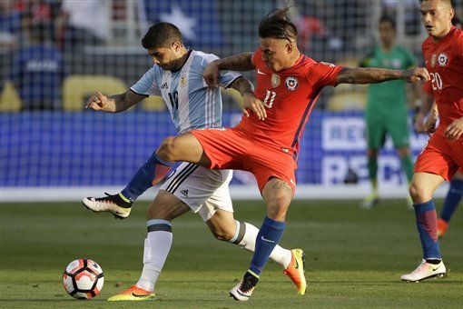 Alexis é um dos dois artilheiros históricos da “Roja” - CONMEBOL