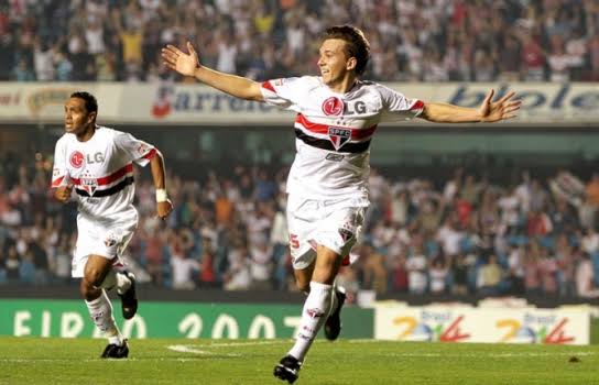 Com fim de jogo emocionante, Basquete Tricolor bate o Franca e abre  vantagem na final do Paulista - SPFC