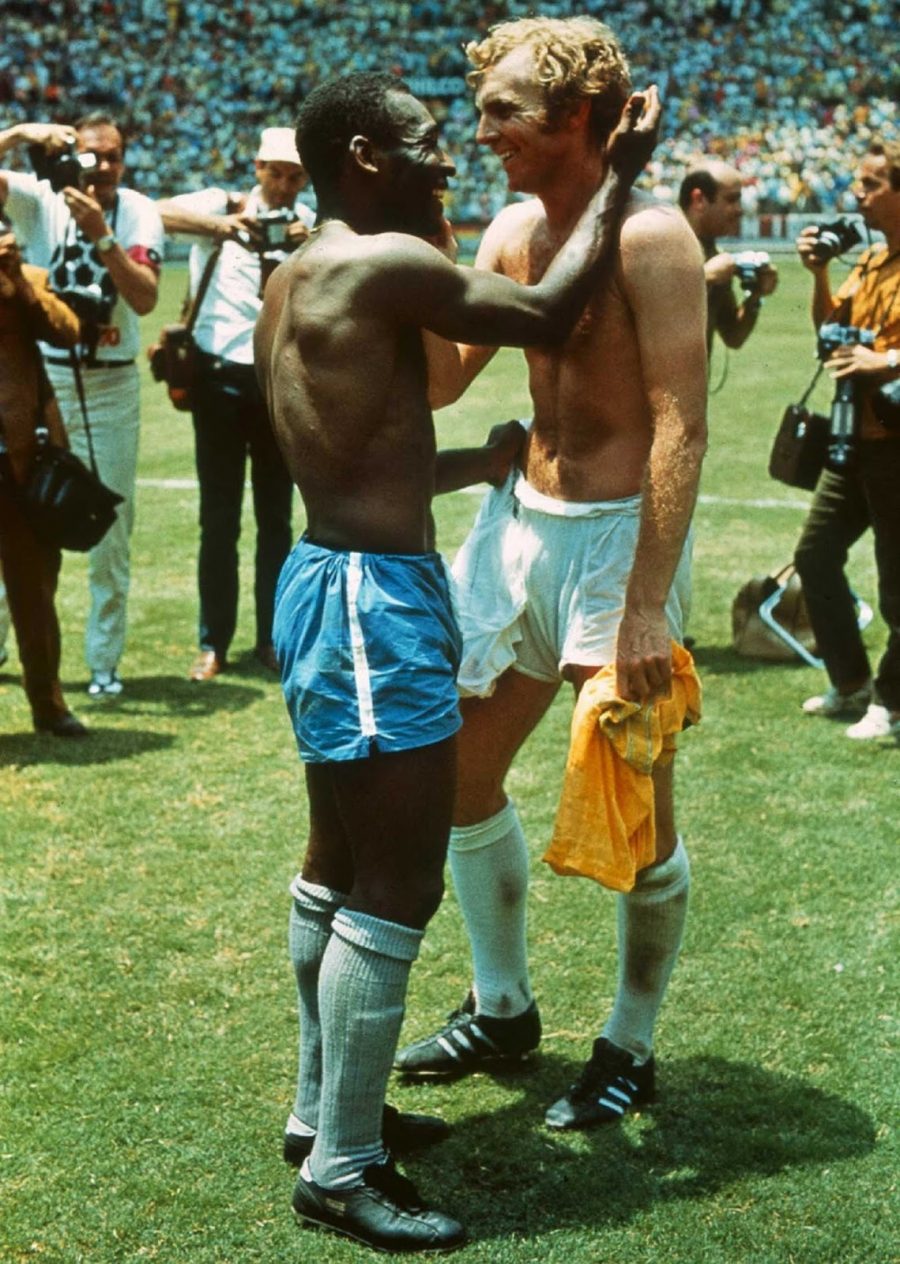pele bobby moore 1970 e1618918910709