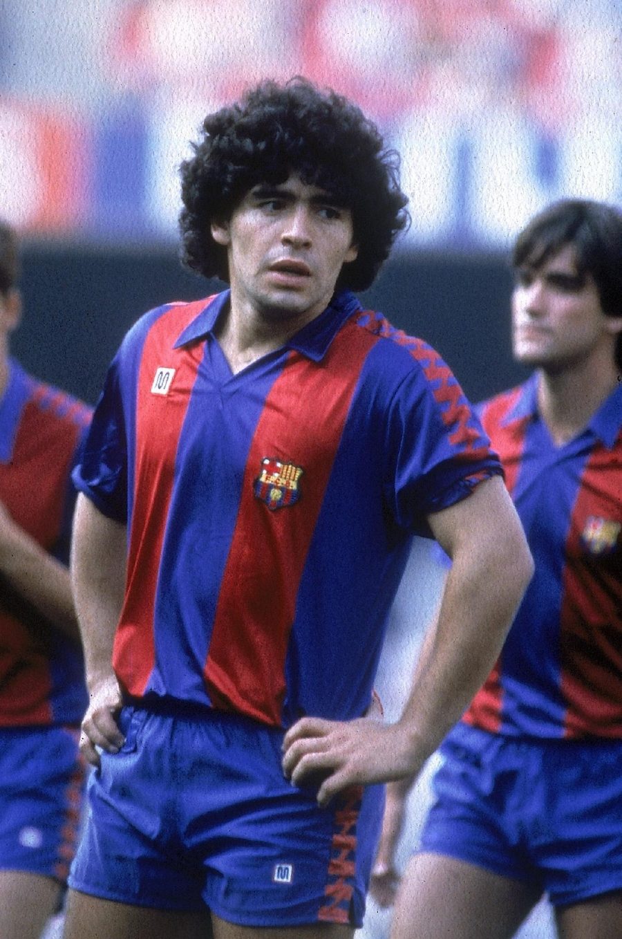 maradona vestiu a camisa do barcelon1604064768099 v2 1272x1920 e1625921970643